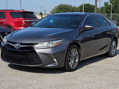 Used 2017 Toyota Camry SE FWD image 10