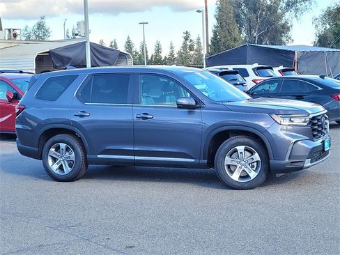 New 2025 Honda Pilot EX-L image 3