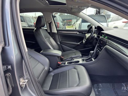 Used 2020 Volkswagen Passat 2.0T R-Line FWD image 38