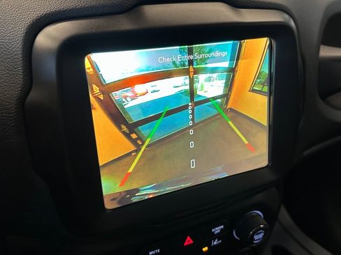 Used 2023 Jeep Renegade Trailhawk w/ Trailhawk Elite Group image 14