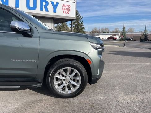 Used 2023 Chevrolet Suburban Premier AWD/4WD image 15