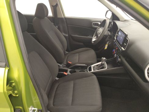 Used 2021 Hyundai Venue SE FWD image 21