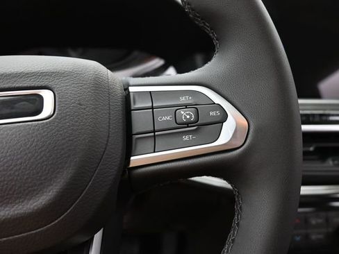 New 2026 Jeep Compass Latitude w/ Sun and Sound Group AWD/4WD image 31