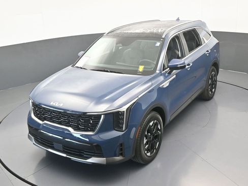 Used 2025 Kia Sorento S w/ Panoramic Sunroof Package image 47