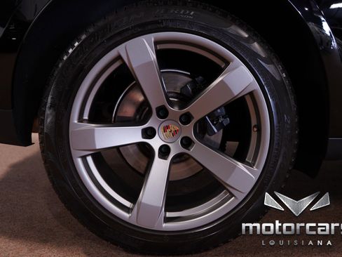 Used 2024 Porsche Macan w/ Premium Plus Package AWD/4WD image 21