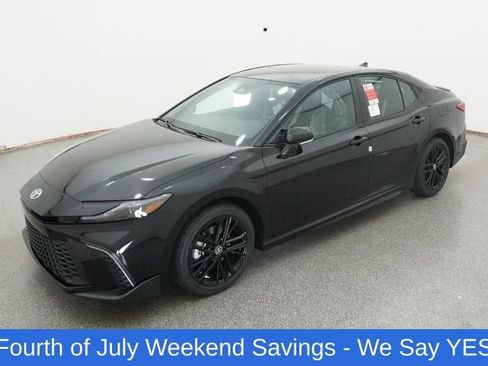 New 2026 Toyota Camry SE FWD image 1