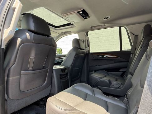 Used 2018 Cadillac Escalade Premium Luxury w/ LPO, Radiant Package AWD/4WD image 38