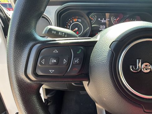 Used 2025 Jeep Wrangler Sport image 27