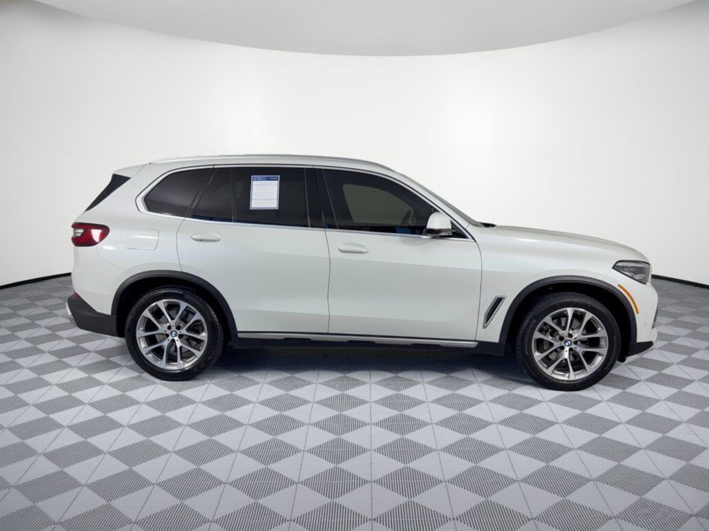 Used 2022 BMW X5 xDrive40i w/ Luxury Seating Package AWD/4WD image 8