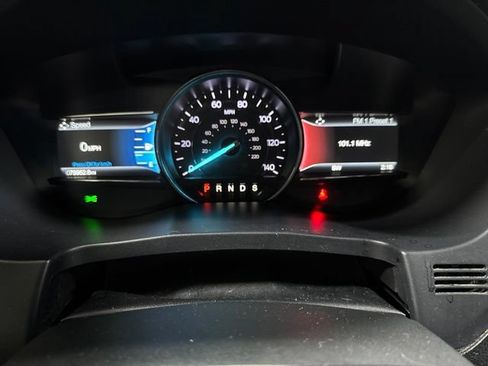 Used 2018 Ford Explorer XLT w/ Equipment Group 202A AWD/4WD image 18