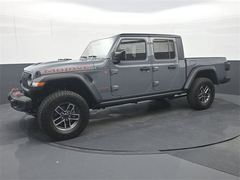 Used 2025 Jeep Gladiator Mojave w/ Convenience Group image 4