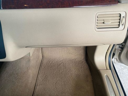 Used 2006 Buick Lucerne CX FWD image 33