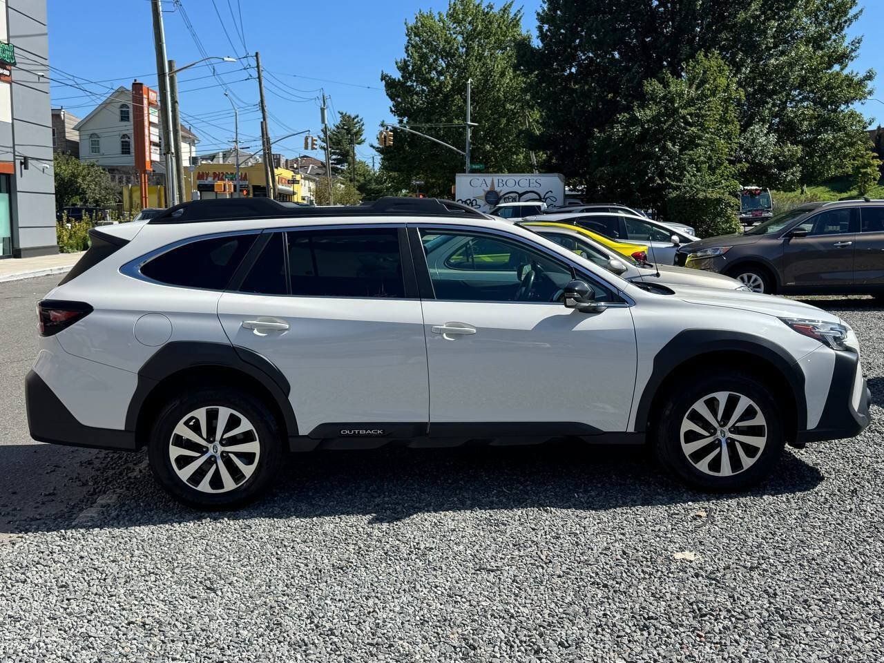 Used 2023 Subaru Outback Premium AWD/4WD image 4