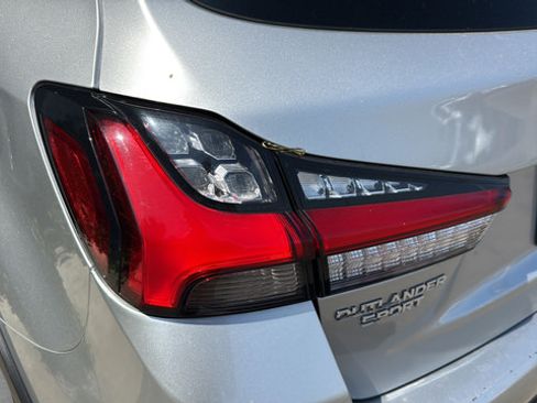 Used 2022 Mitsubishi Outlander Sport SE FWD image 29