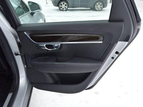 Used 2017 Volvo S90 T6 Momentum w/ Vision Package image 23