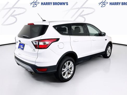 Used 2017 Ford Escape SE w/ SE Cold Weather Package AWD/4WD image 29