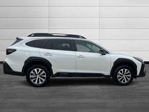 Certified 2025 Subaru Outback Premium w/ Popular Package #1A AWD/4WD image 2