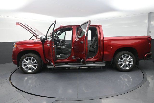 Used 2023 Chevrolet Silverado 1500 High Country w/ High Country Premium Package AWD/4WD image 30