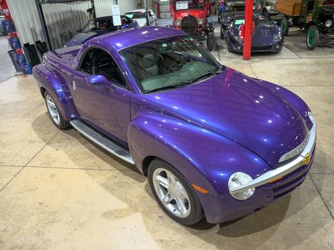 Used 2004 Chevrolet SSR image 26