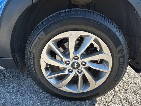 Used 2018 Hyundai Tucson SEL Plus w/ Cargo Package FWD image 25