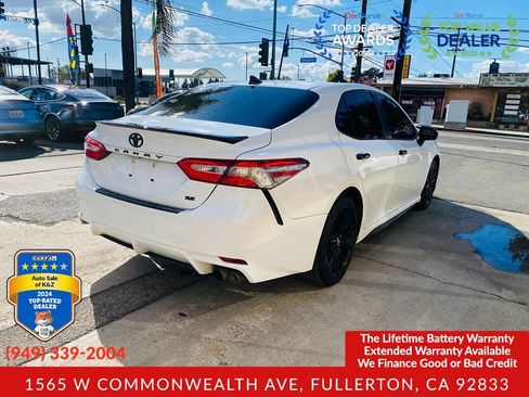 Used 2019 Toyota Camry SE FWD image 13