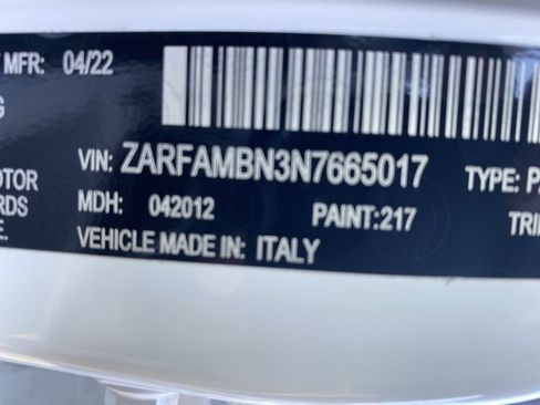 Used 2022 Alfa Romeo Giulia Veloce image 25