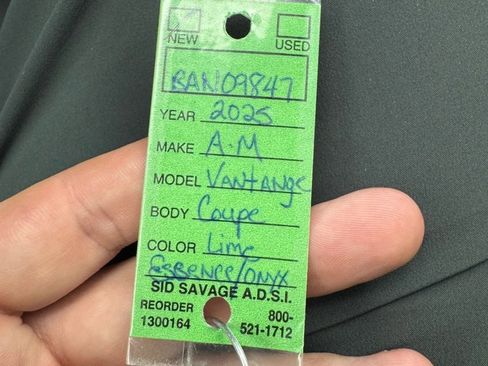 Used 2025 Aston Martin V8 Vantage Coupe image 21