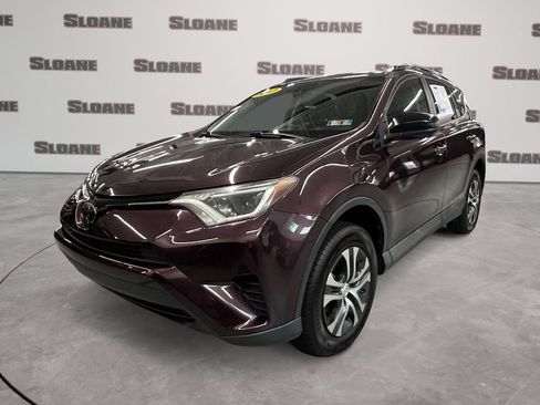 Used 2017 Toyota RAV4 LE AWD/4WD image 1