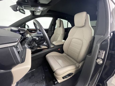 Used 2025 Porsche Macan Electric image 5