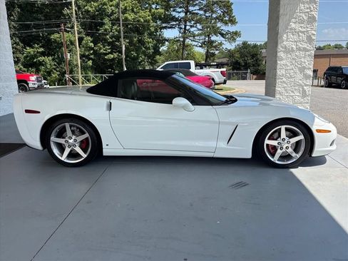 Used 2006 Chevrolet Corvette Convertible w/ Preferred Equipment Group RWD image 20