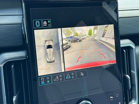 New 2025 GMC Acadia Elevation image 19