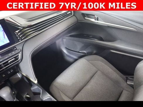 Used 2025 Toyota Camry LE image 19