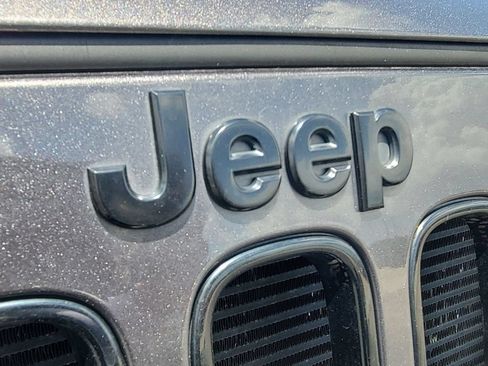 Used 2018 Jeep Wrangler Unlimited Sahara AWD/4WD image 28