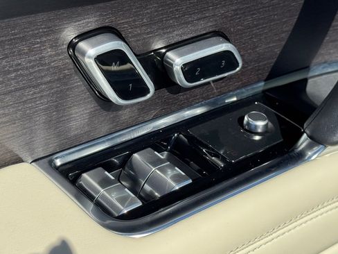 Used 2023 Land Rover Range Rover SE image 17