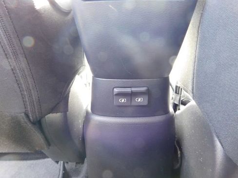 Used 2021 Nissan Kicks S image 18