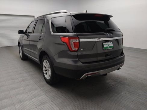 Used 2016 Ford Explorer XLT image 5