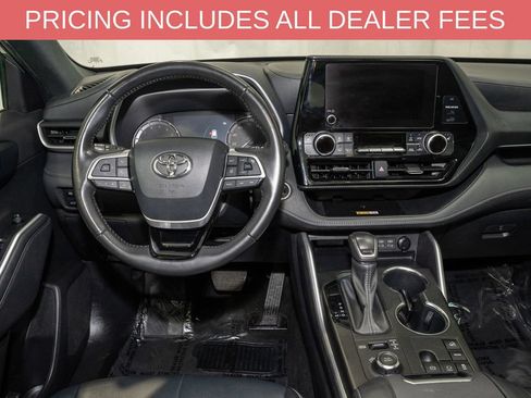 Used 2024 Toyota Highlander XSE AWD/4WD image 7