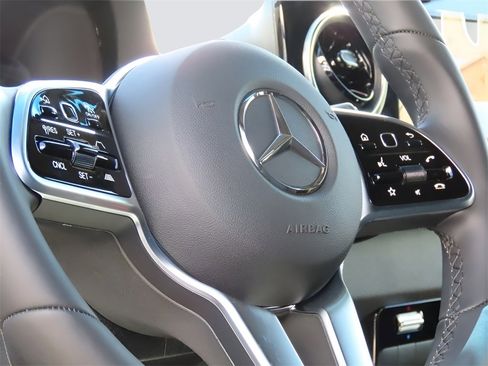 Used 2024 Mercedes-Benz Sprinter 2500 image 30