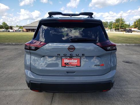 Certified 2025 Nissan Rogue SV AWD/4WD image 6