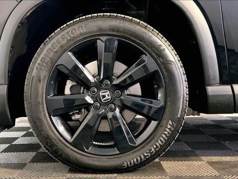 Used 2025 Honda Pilot Black Edition image 11