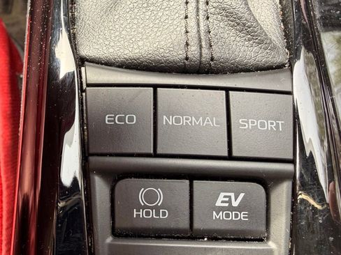 Used 2025 Toyota Camry XSE AWD/4WD image 18
