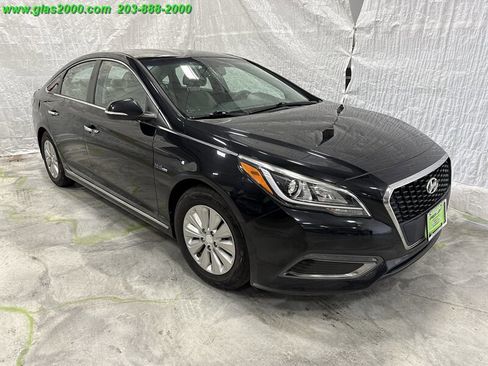 Used 2016 Hyundai Sonata SE image 2