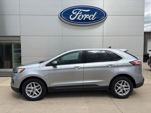 Certified 2023 Ford Edge SEL w/ Convenience Package AWD/4WD image 2