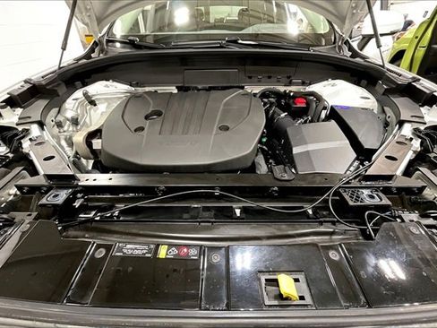 Certified 2023 Volvo XC60 B5 Plus image 10
