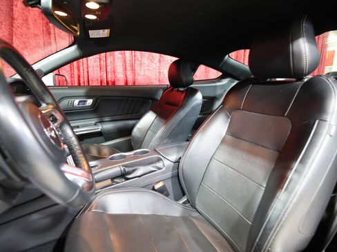 Used 2020 Ford Mustang Premium image 13