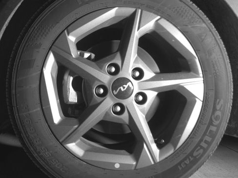 Used 2025 Kia K4 LXS image 12