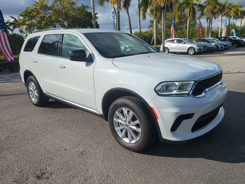 Used 2024 Dodge Durango SXT image 2