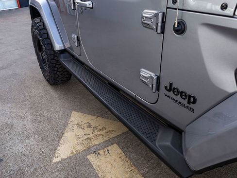 Used 2021 Jeep Wrangler Unlimited Sahara AWD/4WD image 13