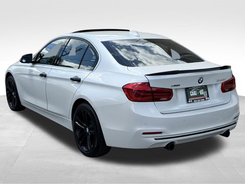 Used 2017 BMW 340i xDrive Sedan AWD/4WD image 9