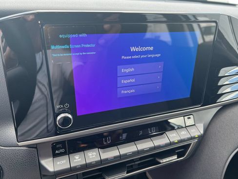 New 2026 Toyota Camry Hybrid FWD image 23